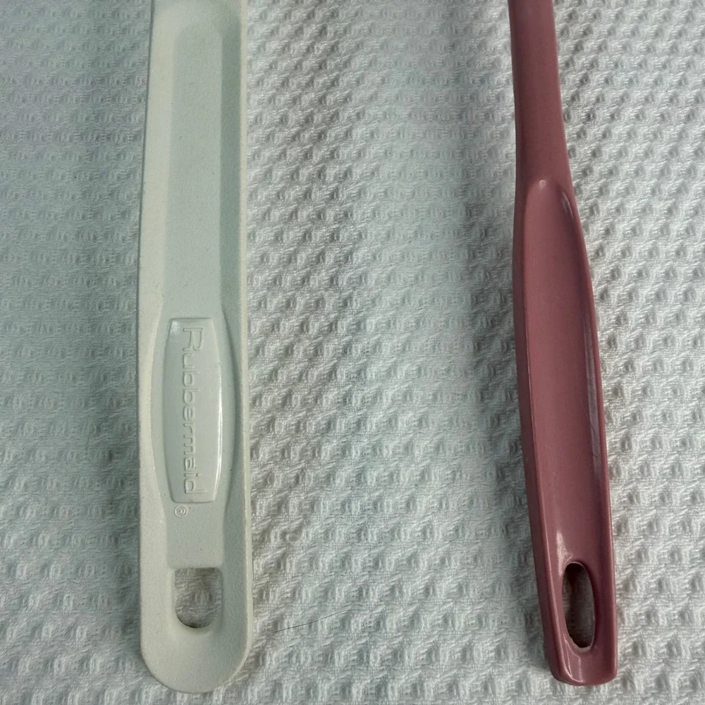 Vintage Rubbermaid and Foley Soup Ladle Set White and Mauve Pink Retro Kitchen